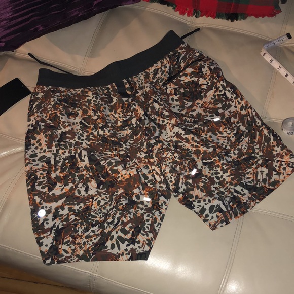 lululemon (M) License to Train Short 7" *LL - Picture 4 of 13